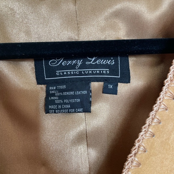 Terry Lewis  Classic Luxuries Tan Suede leather Jacket | 1X - Picture 6 of 14
